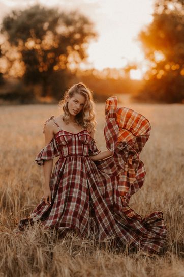 Zdjęcie z portfolio maysonove (Modelka), przedstawiające pole, pszenica, suknia, boho, zachód