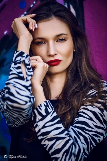 Fotograf prezentuje najnowsze zdjęcie z portfolio hadzaj, przedstawiające portret, kobieta, grafiti