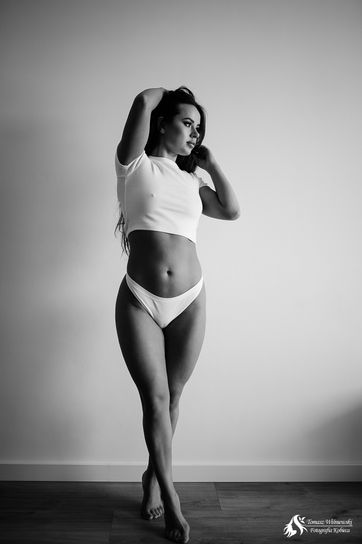 Fotograf prezentuje najnowsze zdjęcie z portfolio wisniewski_artistic, przedstawiające sensual, portret, kobieta