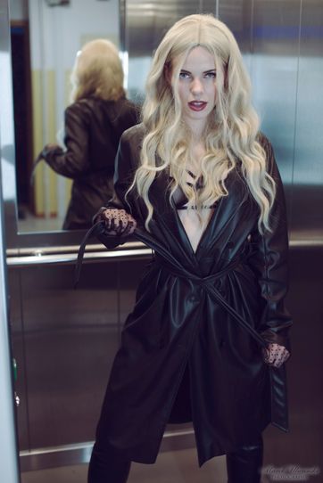 Zdjęcie z portfolio maysonove (Modelka), przedstawiające skóra, winda