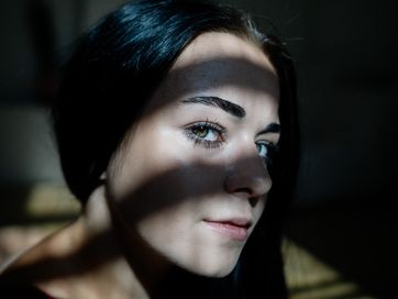 Zdjęcie z portfolio qcel (Fotograf), przedstawiające portret, oczy, światło