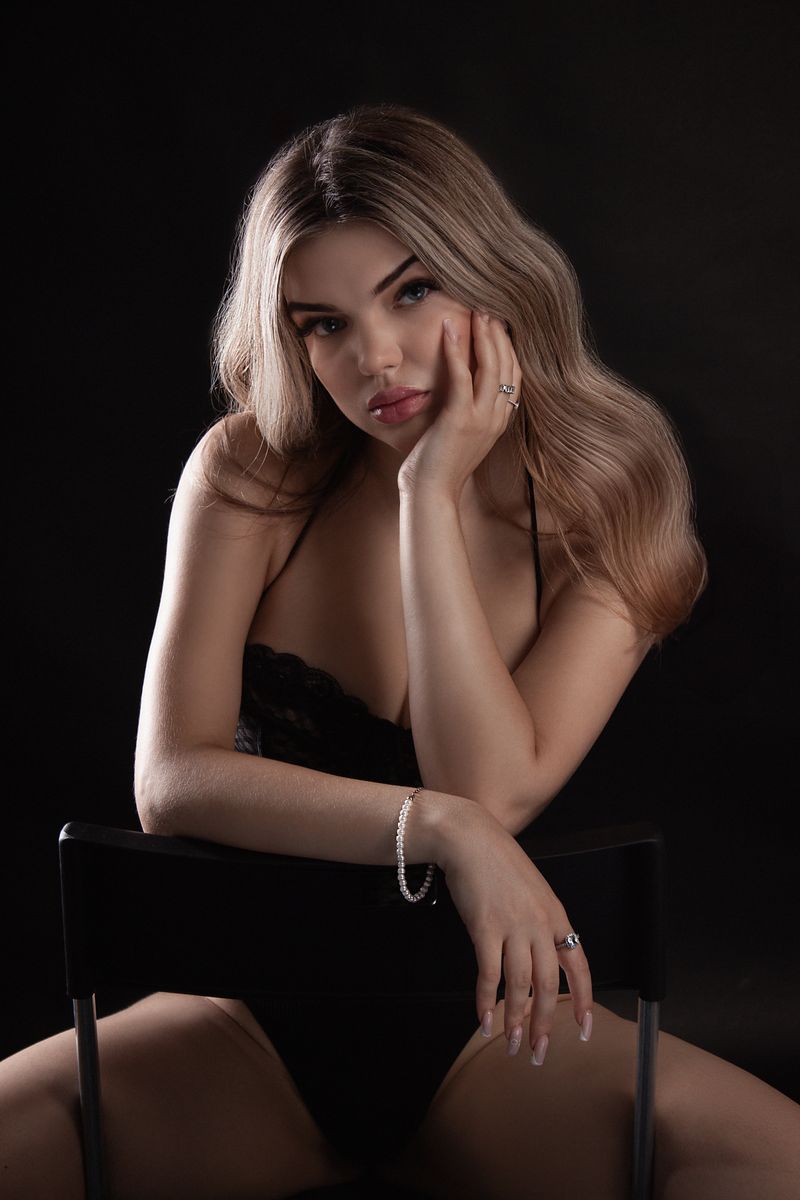 Zdjęcie z portfolio kkowalczyk (Modelka) w kategorii Beauty, przedstawiające sensual, studio, portret