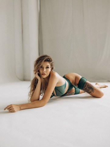 Zdjęcie z profilu mowmimeg (Modelka) w kategorii Erotyka