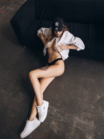 Zdjęcie z profilu mowmimeg (Modelka) w kategorii Erotyka