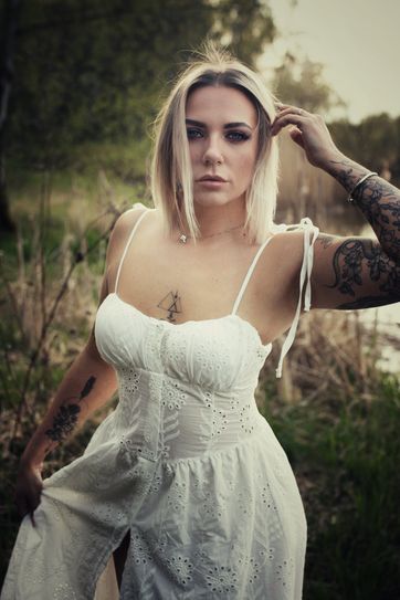 Zdjęcie z profilu Wielokropek_w_pozie (Modelka) w kategorii Portret