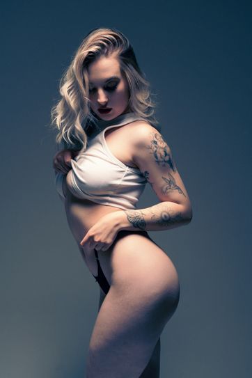 Zdjęcie z portfolio dawidszotek (Fotograf), przedstawiające sensual, studio, bielizna, fitness, poledance