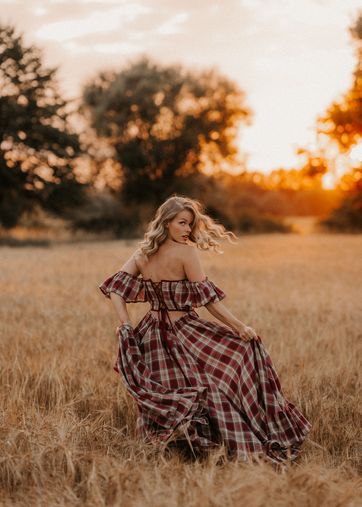 Zdjęcie z portfolio maysonove (Modelka), przedstawiające suknia, zachód, pole, pszenica, boho