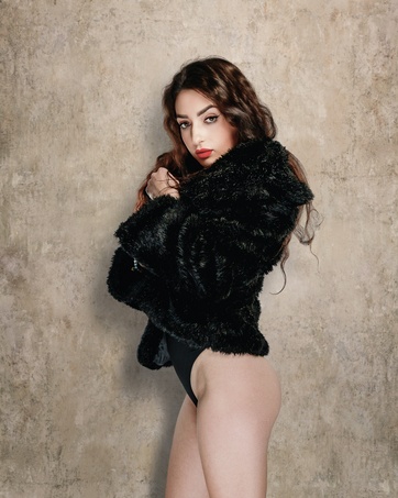 Zdjęcie z portfolio Torzes (Fotograf), przedstawiające #cyklorama#, studio, portret